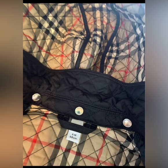 Burberry infant jacket, size 6 months old. - Picture 4 of 7